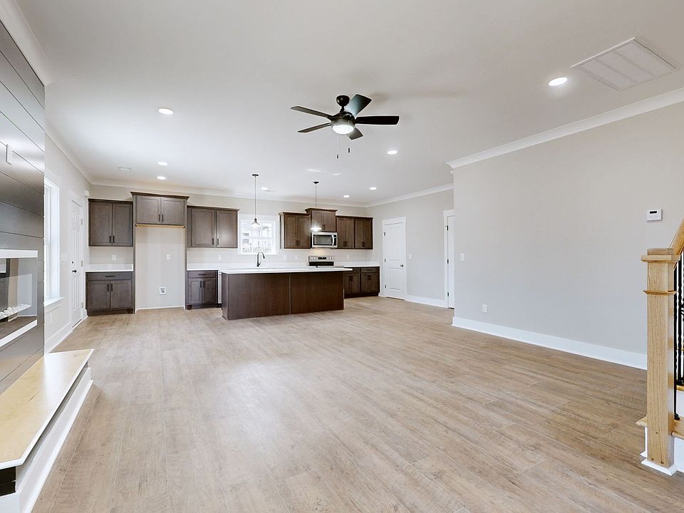 1st image of 613 Short Mount St