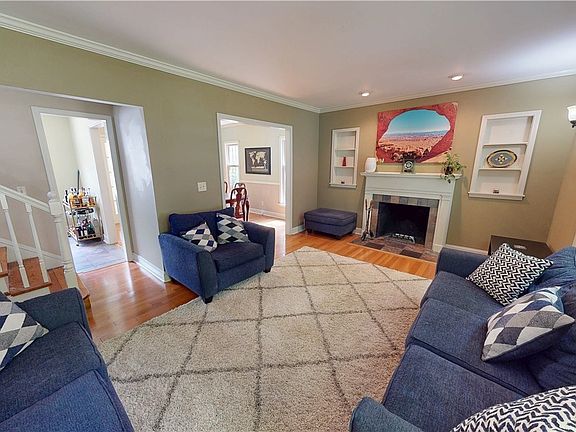 3rd image of 16713 Lomond Blvd