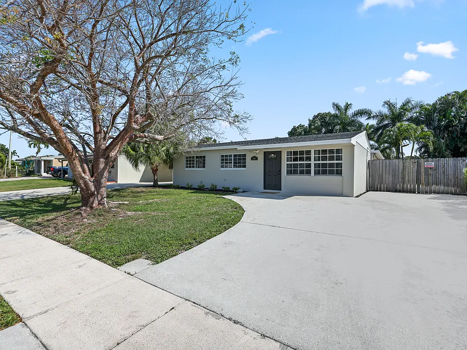 3664 Florida Blvd