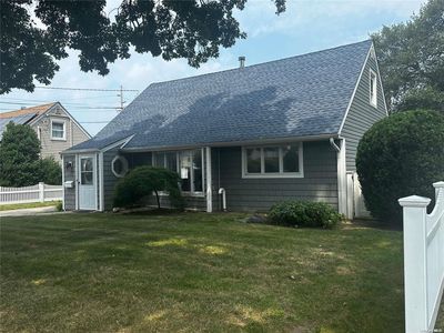 1298 Waverly Street, Hewlett, NY, 11557