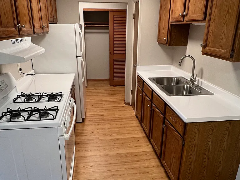 1625 Elmwood Ave #8 — Photo 10