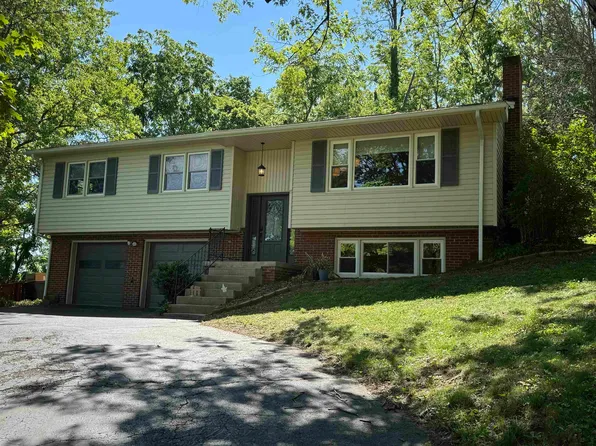 11 S Lynnhaven Dr, Staunton, VA 24401