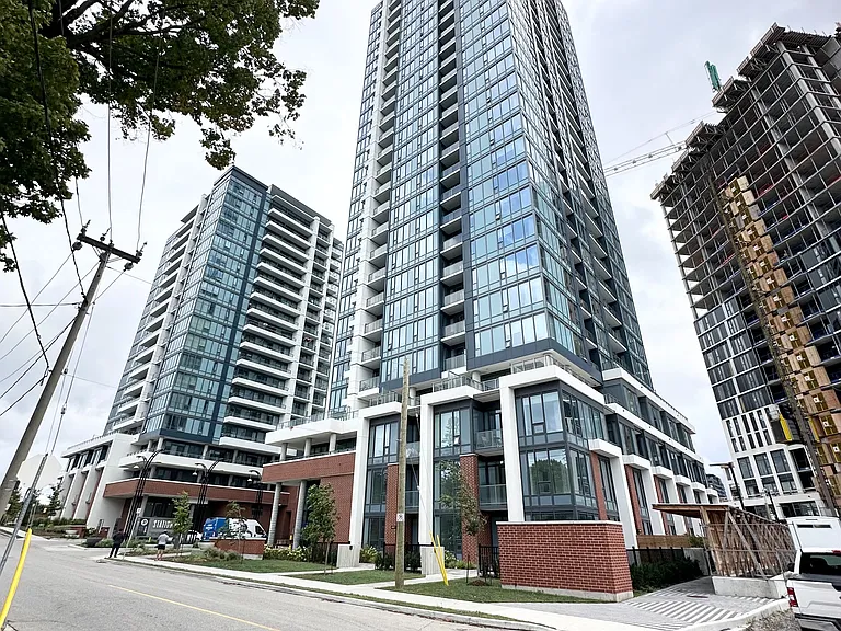 15 Wellington St S #2203 — Photo 8