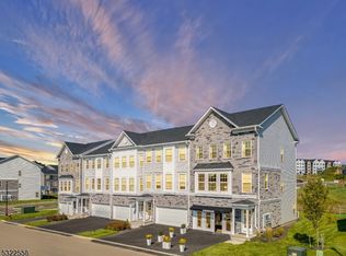 53 Gladstone Ct, Whippany, NJ 07981