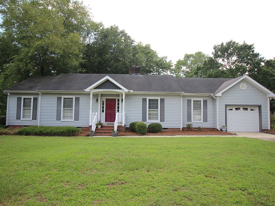 1st image of 210 Leon Dr