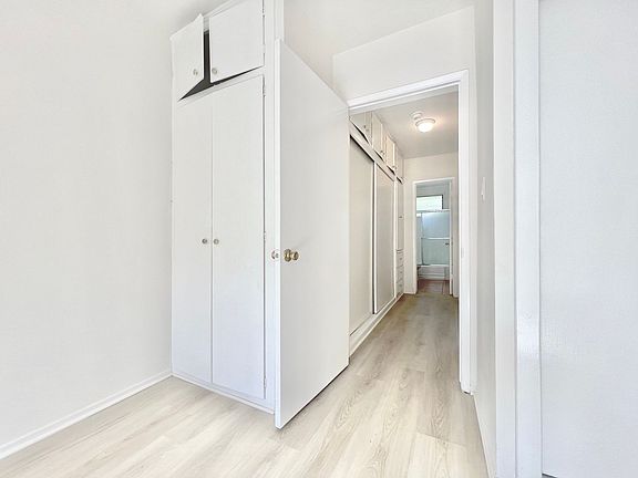 5th image of 501 S Harvard Blvd APT 10