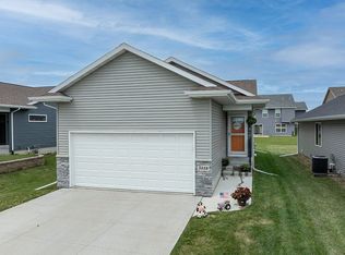 5118 Dostal Dr SW, Cedar Rapids, IA 52404