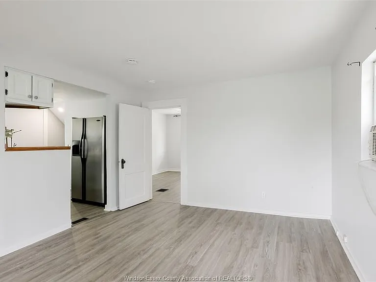 1453 Marentette Ave #UPPER — Photo 12