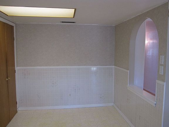 5th image of 1500 Armstrong Dr