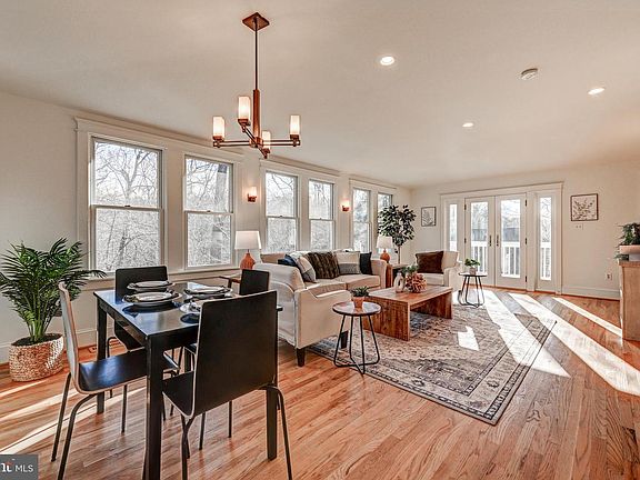 4th image of 720 Mary Jo Way