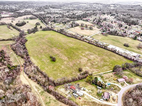 2nd image of 2079 Lakeview Rd