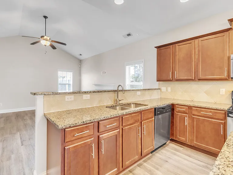 127 Ganton Dr — Photo 11