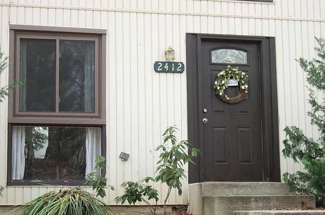 2 bed, 1347 sqft, $2,400 — Photo 1