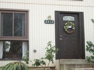 2412 Cloudcroft Sq, Reston, VA 20191