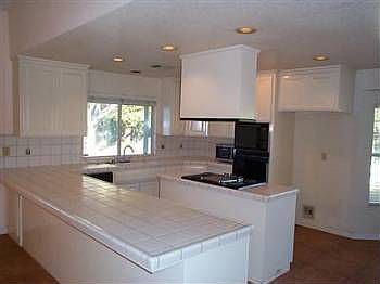 5th image of 701 Barros Dr
