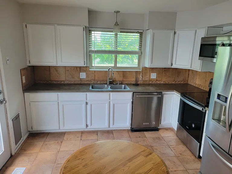 211 Country Club Dr #A — Photo 5