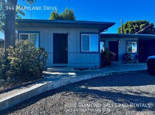 944 Maryland Dr, Vista, CA 92083