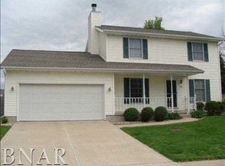 15 Reading Rd, Bloomington, IL 61701