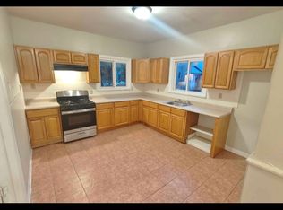 97 University Pl #1L, Irvington, NJ 07111