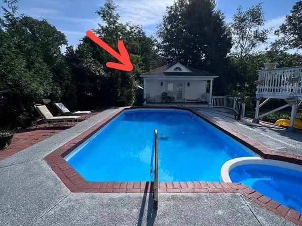 10306 Galpin Ct, Great Falls, VA 22066