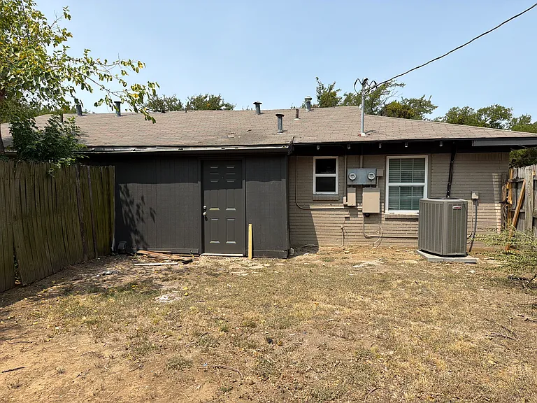 2505 Normont Cir — Photo 19