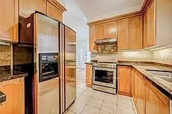 166 Bur Oak Ave — Photo 12