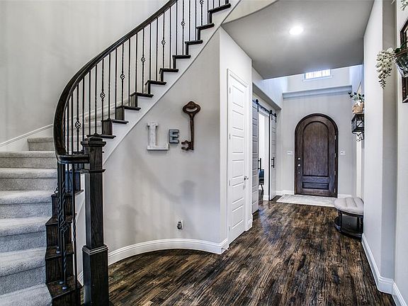 4th image of 4205 Pearl Crescent Ln
