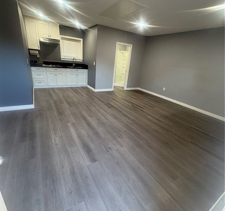 1st image of 9112 Amethyst Ave