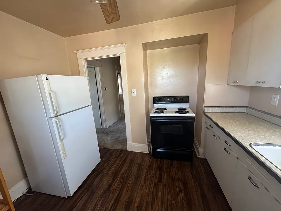 423 Center Ave #2