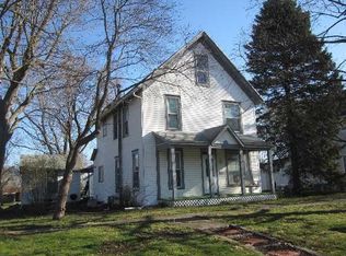 275 W Concord St, Sheldon, IL 60966