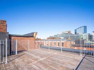52 Phillips St #PENTHOUSE, Boston, MA 02114