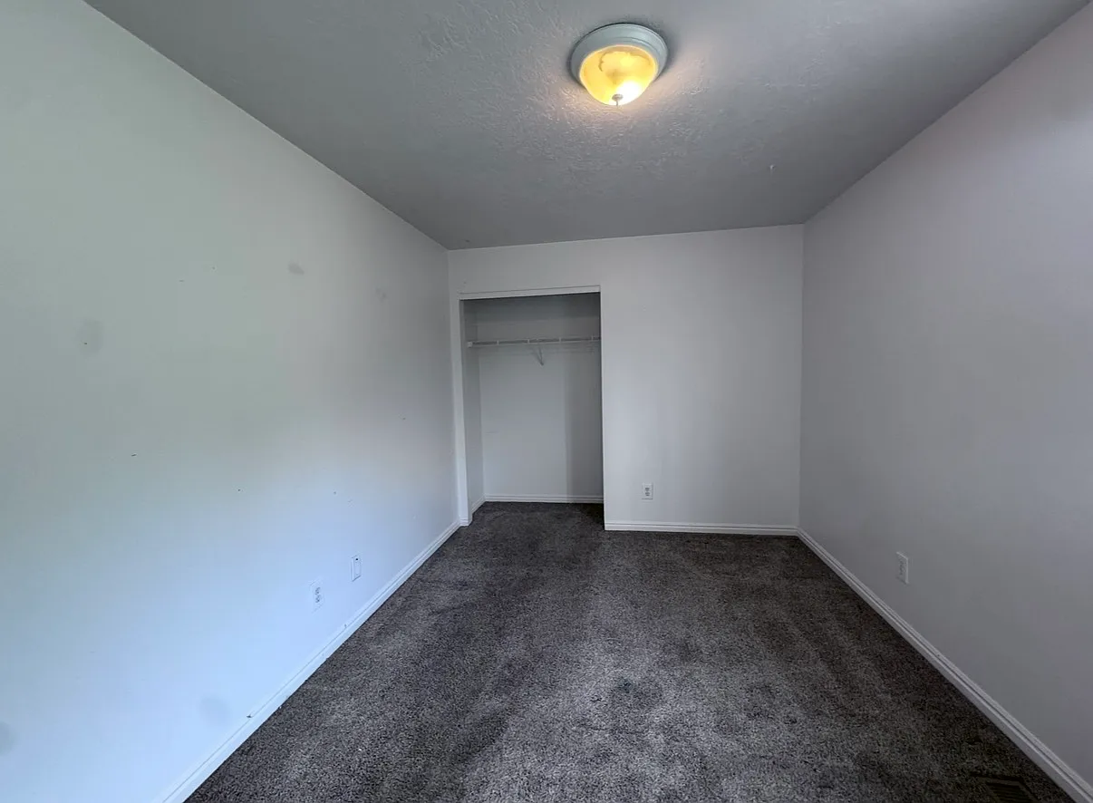 4 bed, 1400 sqft, $2,000 — Photo 3
