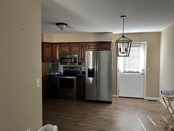 5th image of 1002 Lake Road Drive