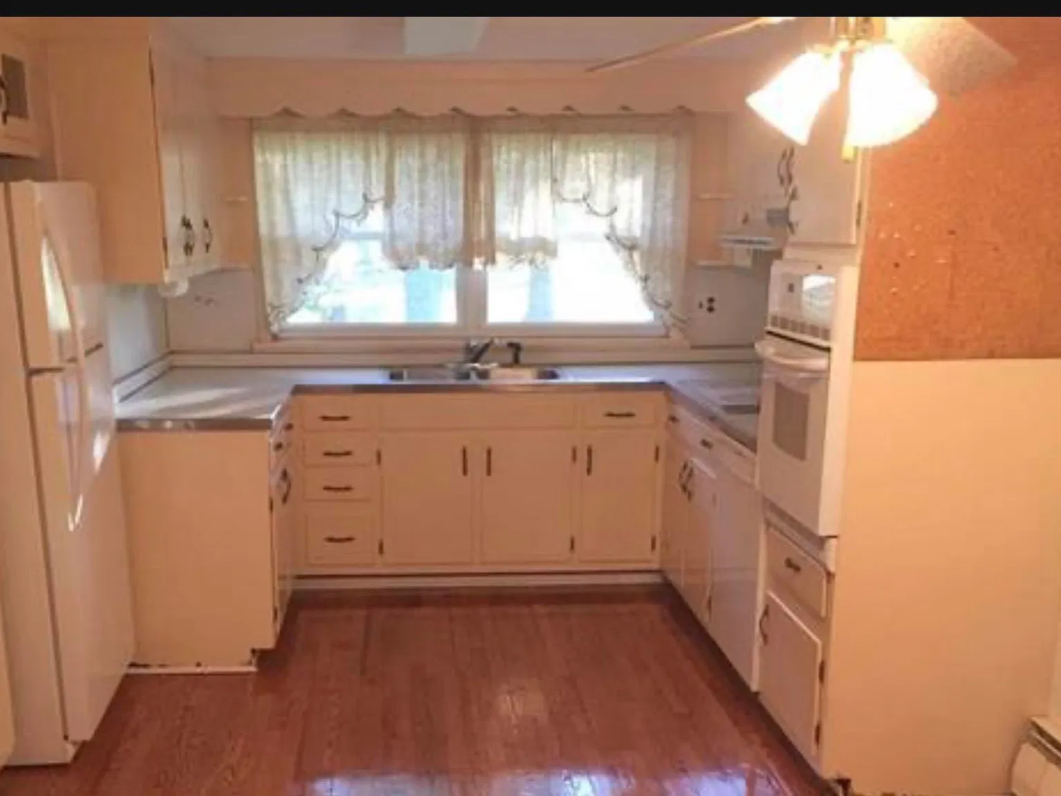 3 bed, 1.5 bath, $2,500 — Photo 3