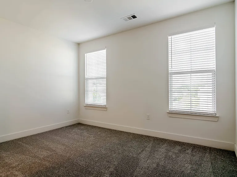 The Quincy Apartments — Photo 6