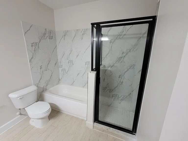 2102 Penny Ln — Photo 10
