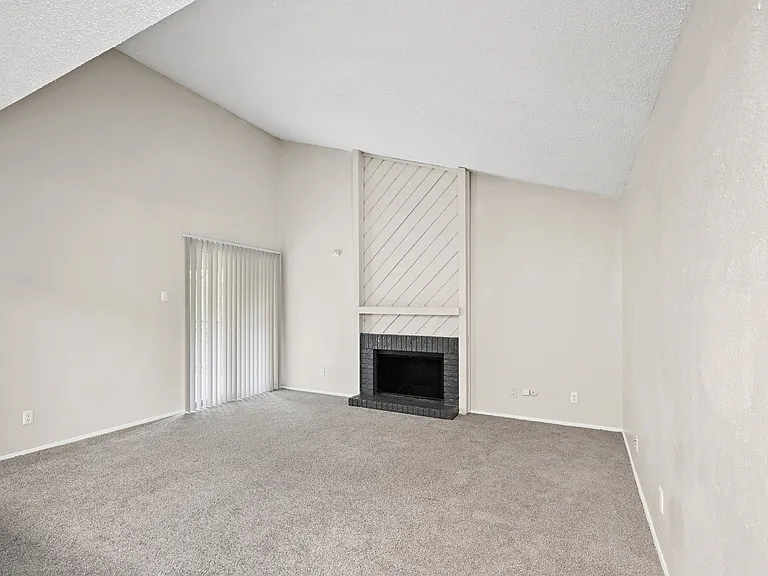 Preston Oaks — Photo 17