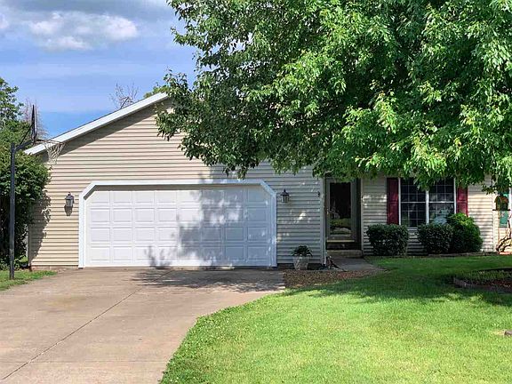 3rd image of 4B Hawthorn Ln