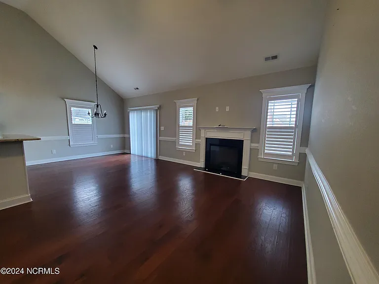 1208 Brighton Dr — Photo 3