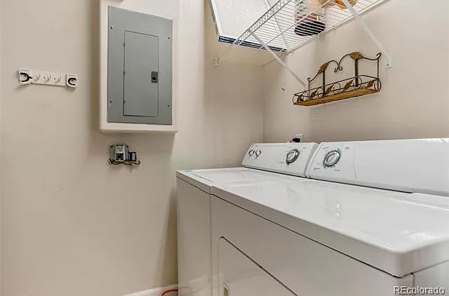 Utility Room (includes W/D)