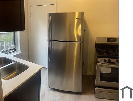 2 bed, 950 sqft, $1,800 — Photo 2