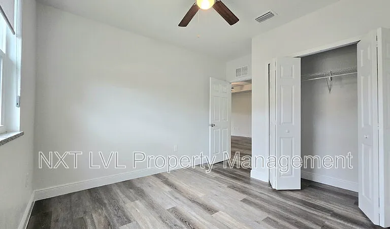 5050 Jones Dr — Photo 13