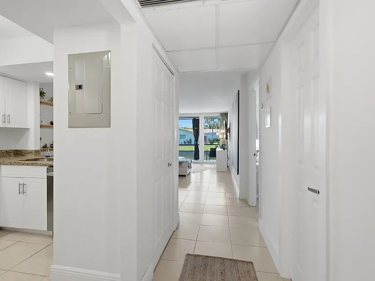 108 Royal Park Dr #1D — Photo 11