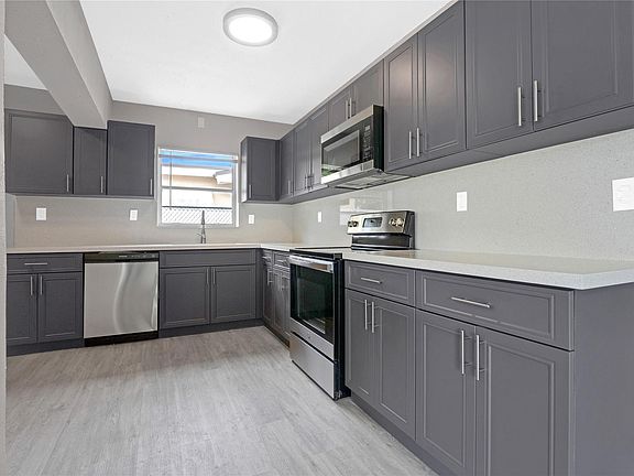 3rd image of 2280 Gulfstream Drive