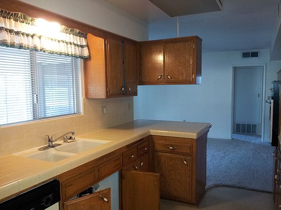 Kitchen comes with Refrig