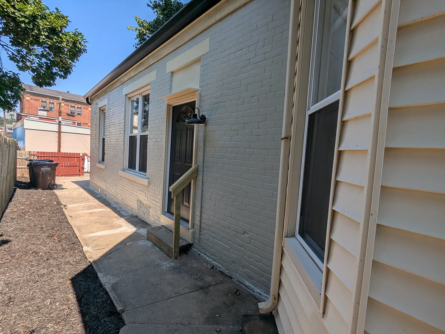 2 bed, 1031 sqft, $1,950 — Photo 3