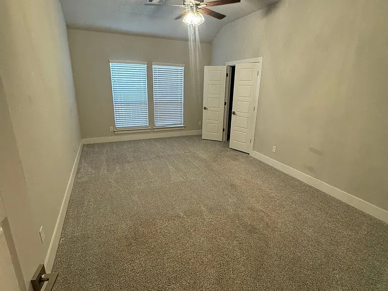 684 The Cottages Dr — Photo 11
