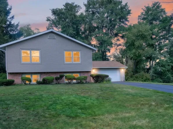 1245 Sandra Lane, Niskayuna, NY 12309