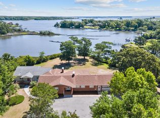 216 Oyster Ln, Hubert, NC 28539