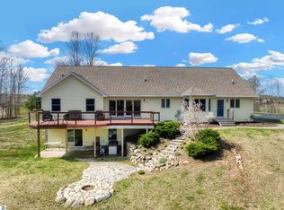 910 Potter Rd W, Traverse City, MI 49696